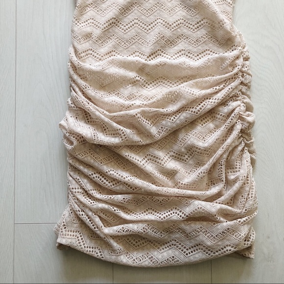 Le Chateau ruched dress - Picture 3 of 3